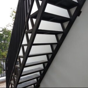 tangga besi Hollow
